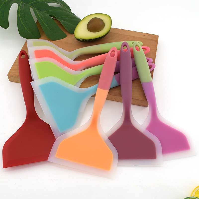 東莞<a href='http://m.congyingbaby.cn/Products/zhonghaojianzhenqiu.html' class='keys' title='點(diǎn)擊查看關(guān)于硅膠制品的相關(guān)信息' target='_blank'>硅膠制品</a>廠：硅膠餐具與塑膠日用品它們的區(qū)別